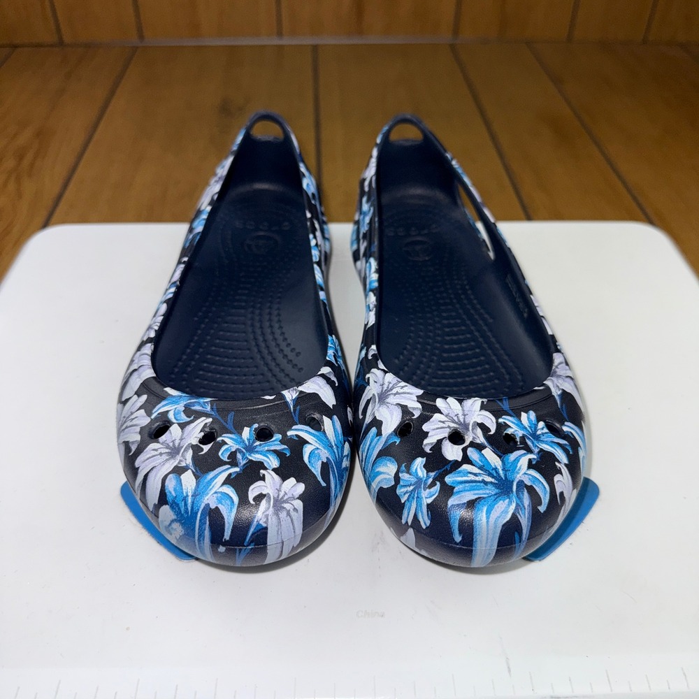 Crocs Kadee Floral Flats Navy Blue White Lily Print Slip On Shoes Womens 7 - Picture 15 of 15